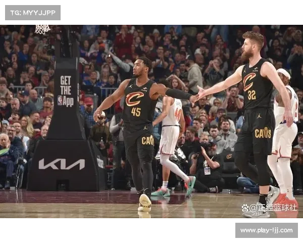 骑士尼克斯东部预演，布伦森与米切尔对决成焦点